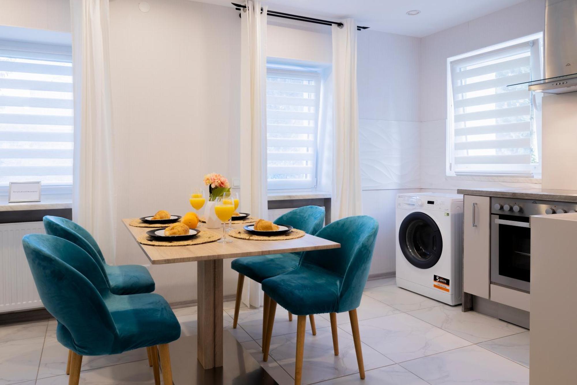 Design Apartment- 24H Self-Check-In - Bis 4 Pers - Parkplatz - Wifi - Balkon -Terrasse - In Direkter Weihernaehe - Radwege Schiffweiler Eksteriør bilde